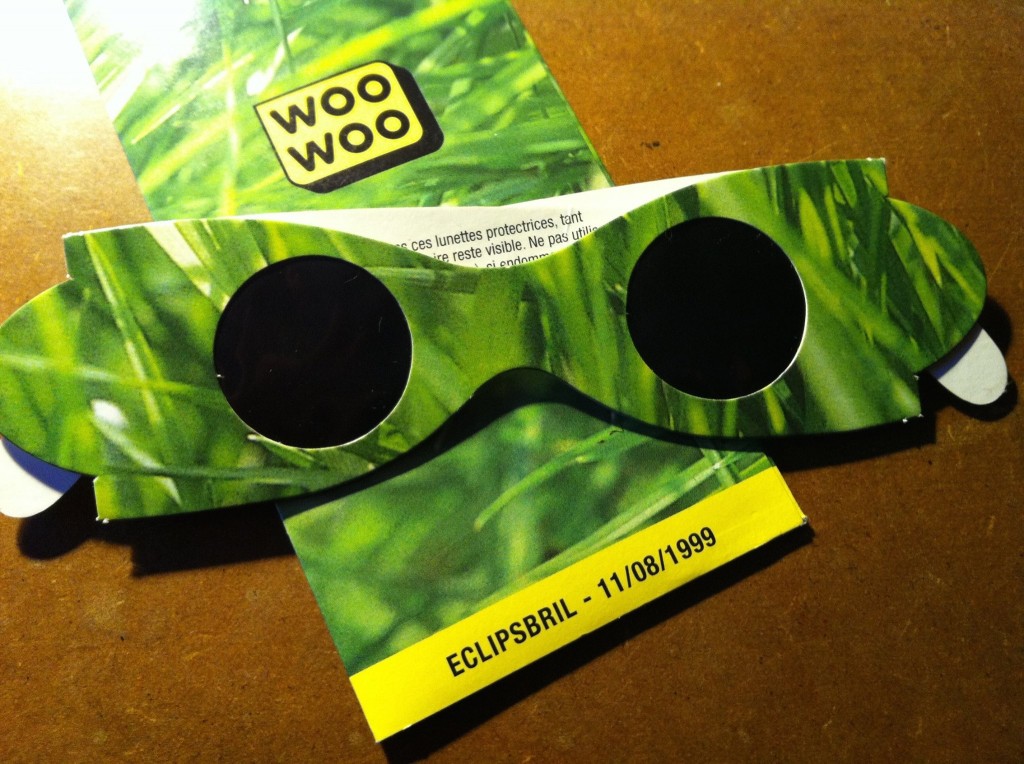 A LOUER Authentiques Lunettes d'Eclipse de 1999. Parfait état. Peu servi.  Prix à négocier en MP.